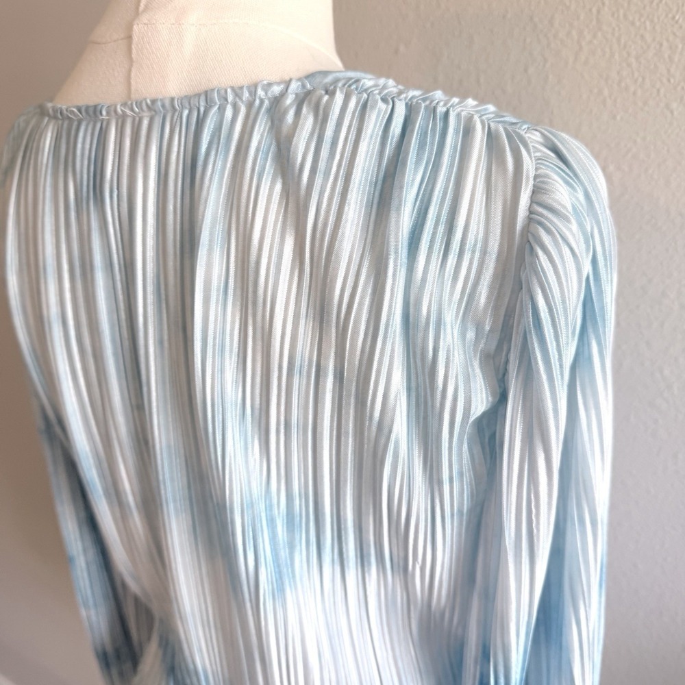 Lucy Paris Blue Tie Dye Plissé Wrap Top Button Front Boho Balloon‎ Sleeve Small - Picture 7 of 8